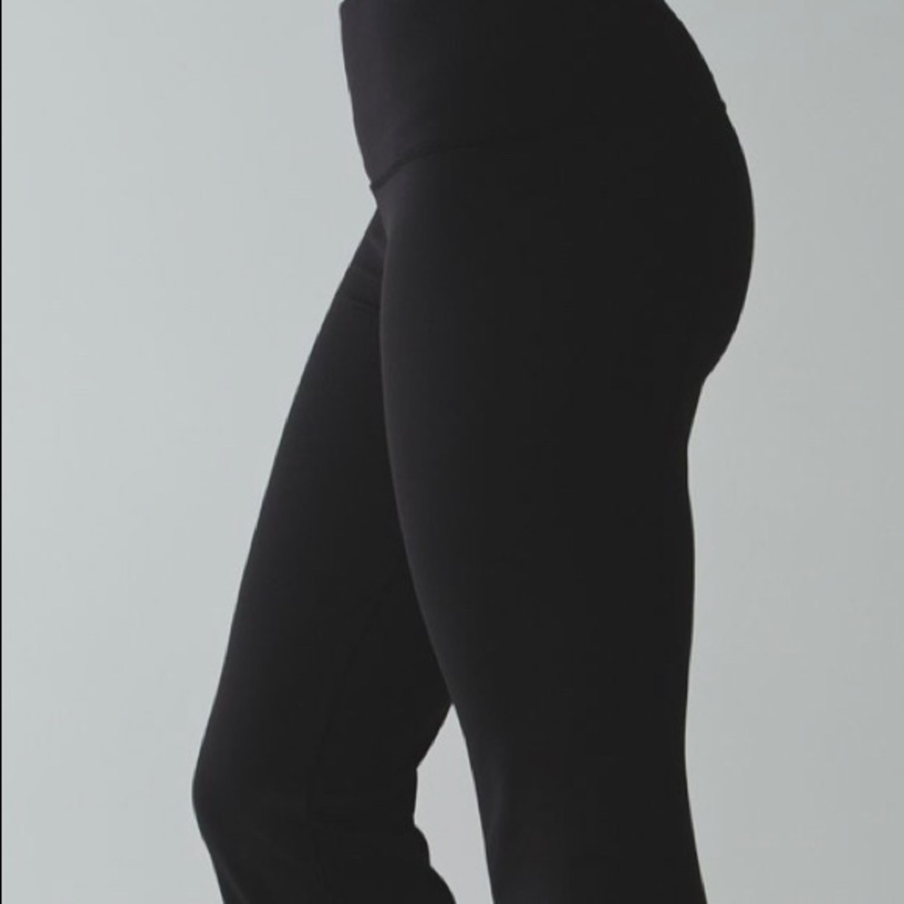 LULU🍋 flare leggings!! Read description